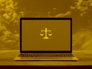 Gesetzte DSGVO auf einem Laptop in der cloud